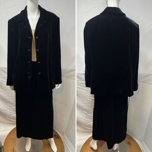 Vintage Jones New York Country Black Silk Velvet Skirt Jacket Set Women’s 8W